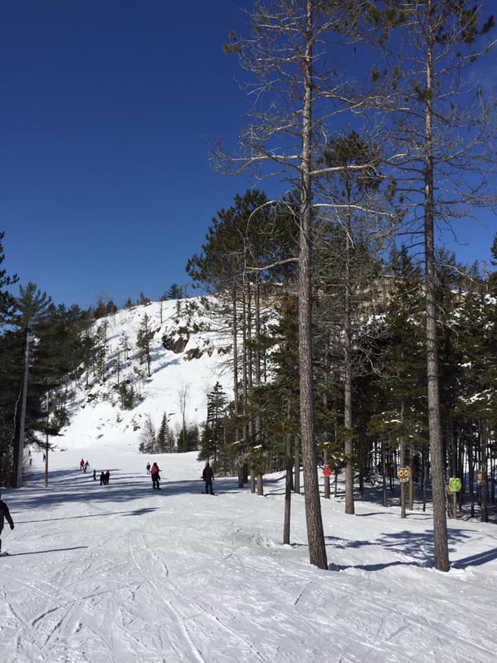 Val Saint-Côme - Skieurs et planchistes profitent de la relâche scolaire