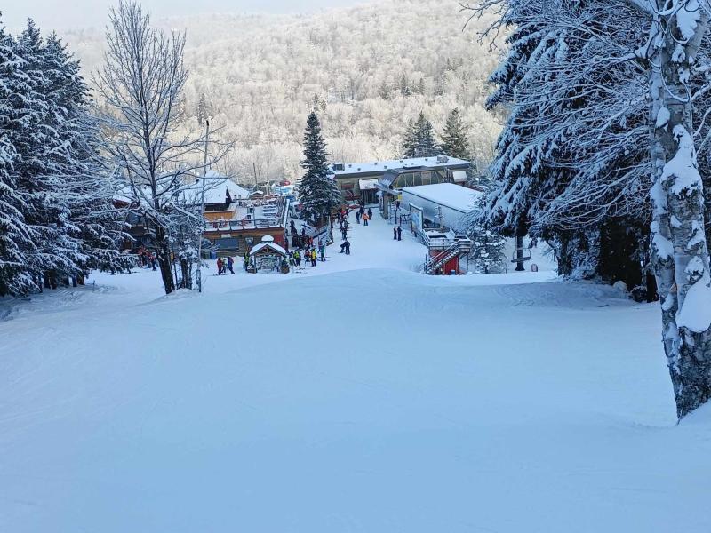 Mont Sutton - Un décor hivernal dans les Cantons de l'Est Mont Sutton - Un décor hivernal dans les Cantons de l'Est