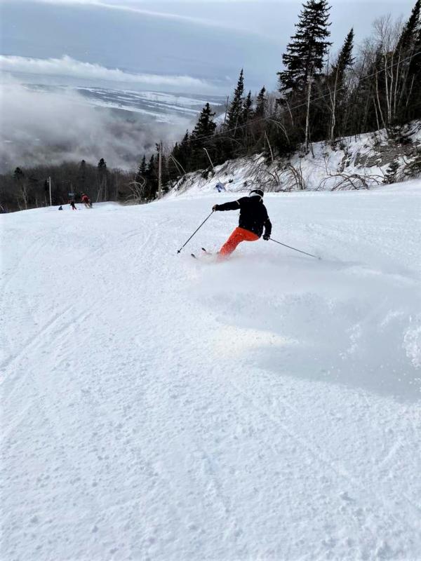 Mont Sainte-Anne - Le bon travail de équipe d'entretien Mont Sainte-Anne - Le bon travail de équipe d'entretien