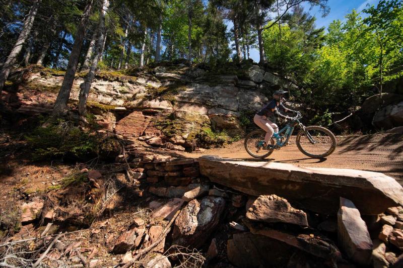  Quand un média spécialisé en vélo de montagne parle de nos sentiers comme étant parmi les plus spec