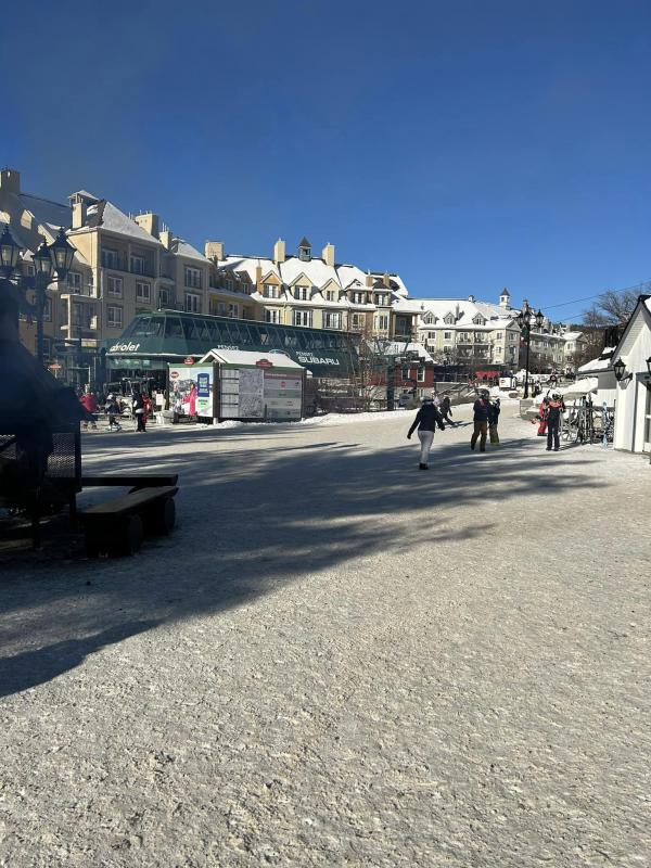 Mont Tremblant - Les skis fredonne sur les pentes Mont Tremblant - Les skis fredonne sur les pentes